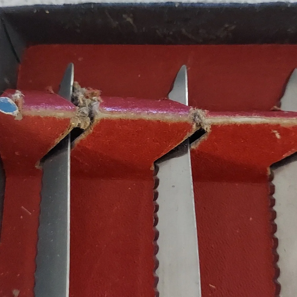 Vintage Reo Crest Sheffield Stainless Steel Steak Knife Set